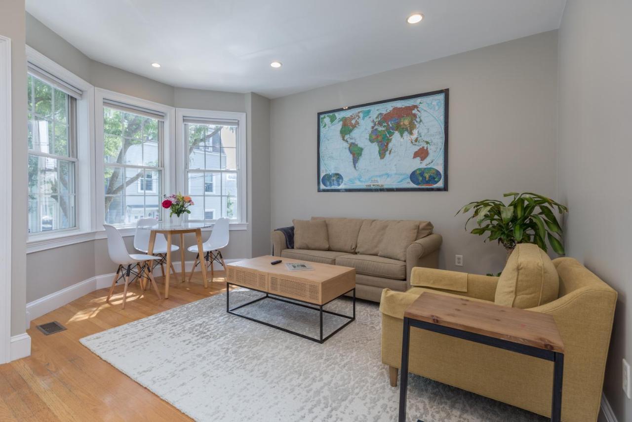 Sunny Convenient Home W/ Private Patio! Easy Walk To Everything! Boston Exterior photo