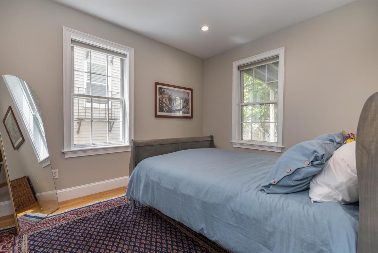 Sunny Convenient Home W/ Private Patio! Easy Walk To Everything! Boston Exterior photo